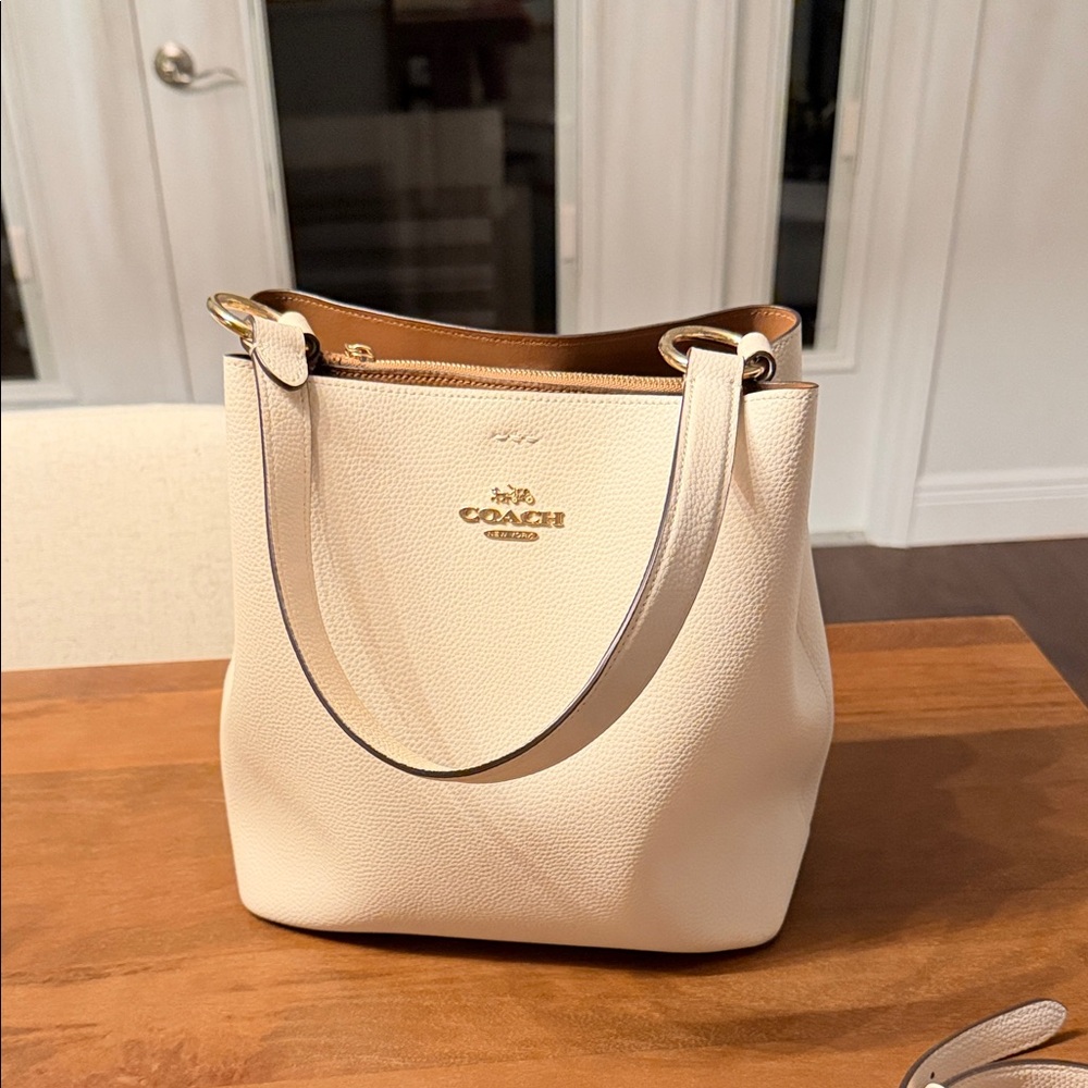 Coach Cream Leather Shoulder Bag